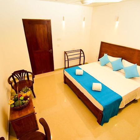 Heavens Door Guest Inn Kandy Esterno foto