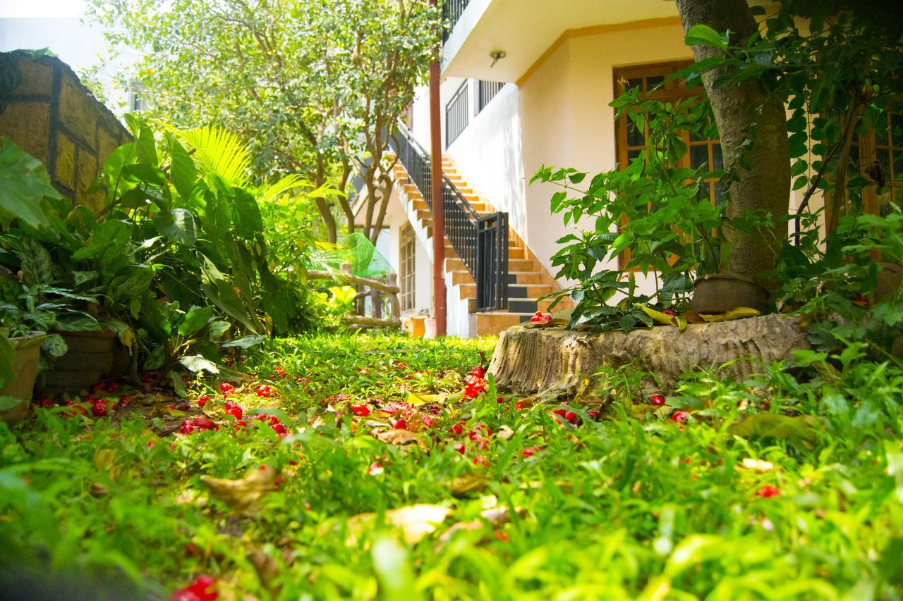 Heavens Door Guest Inn Kandy Esterno foto