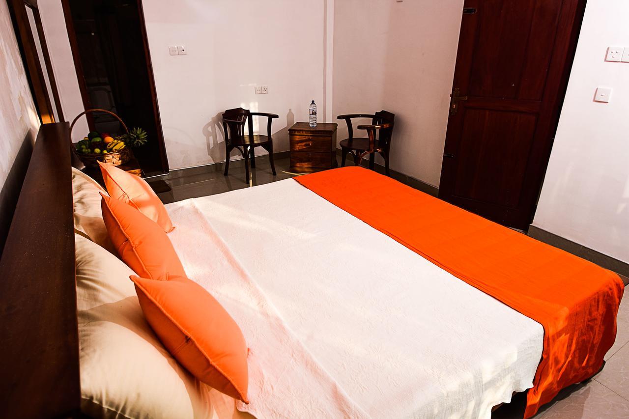 Heavens Door Guest Inn Kandy Esterno foto