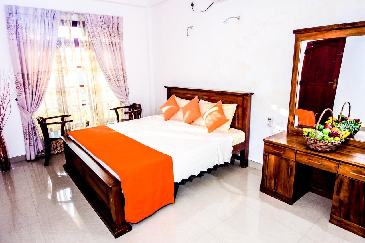 Heavens Door Guest Inn Kandy Esterno foto