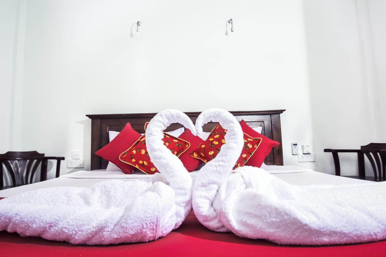 Heavens Door Guest Inn Kandy Esterno foto