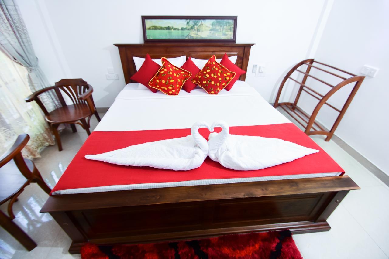 Heavens Door Guest Inn Kandy Esterno foto