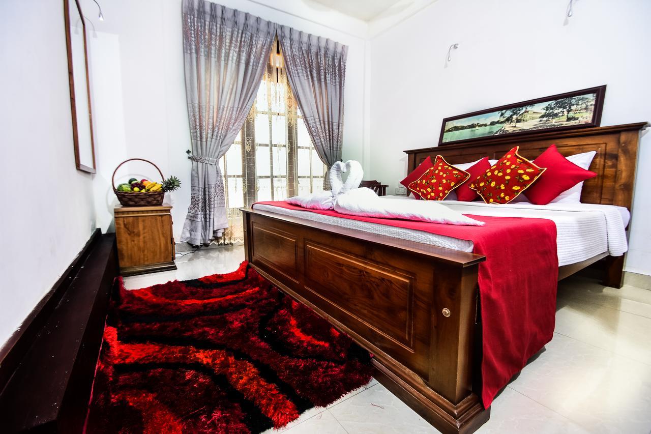 Heavens Door Guest Inn Kandy Esterno foto