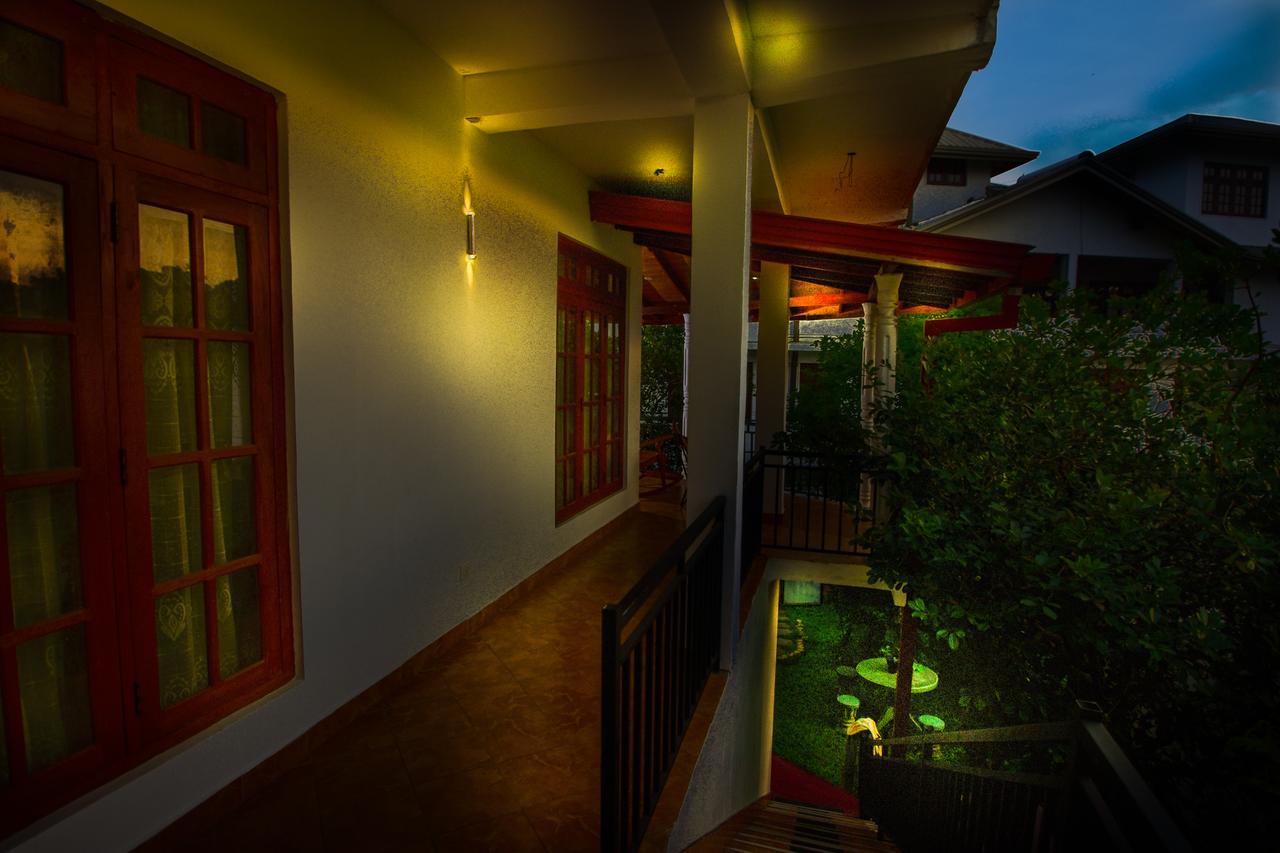 Heavens Door Guest Inn Kandy Esterno foto